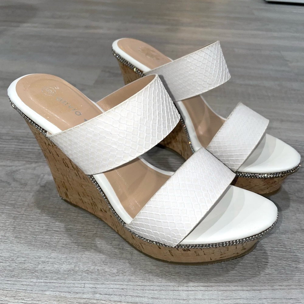 Size 6 white wedge sandal